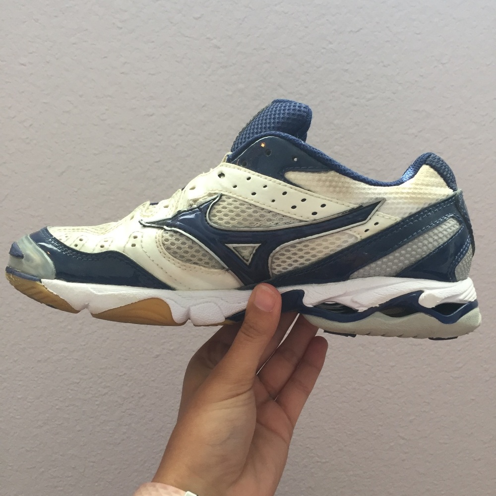 WHITE/BLUE Mizuno Women's Volleyball Shoes